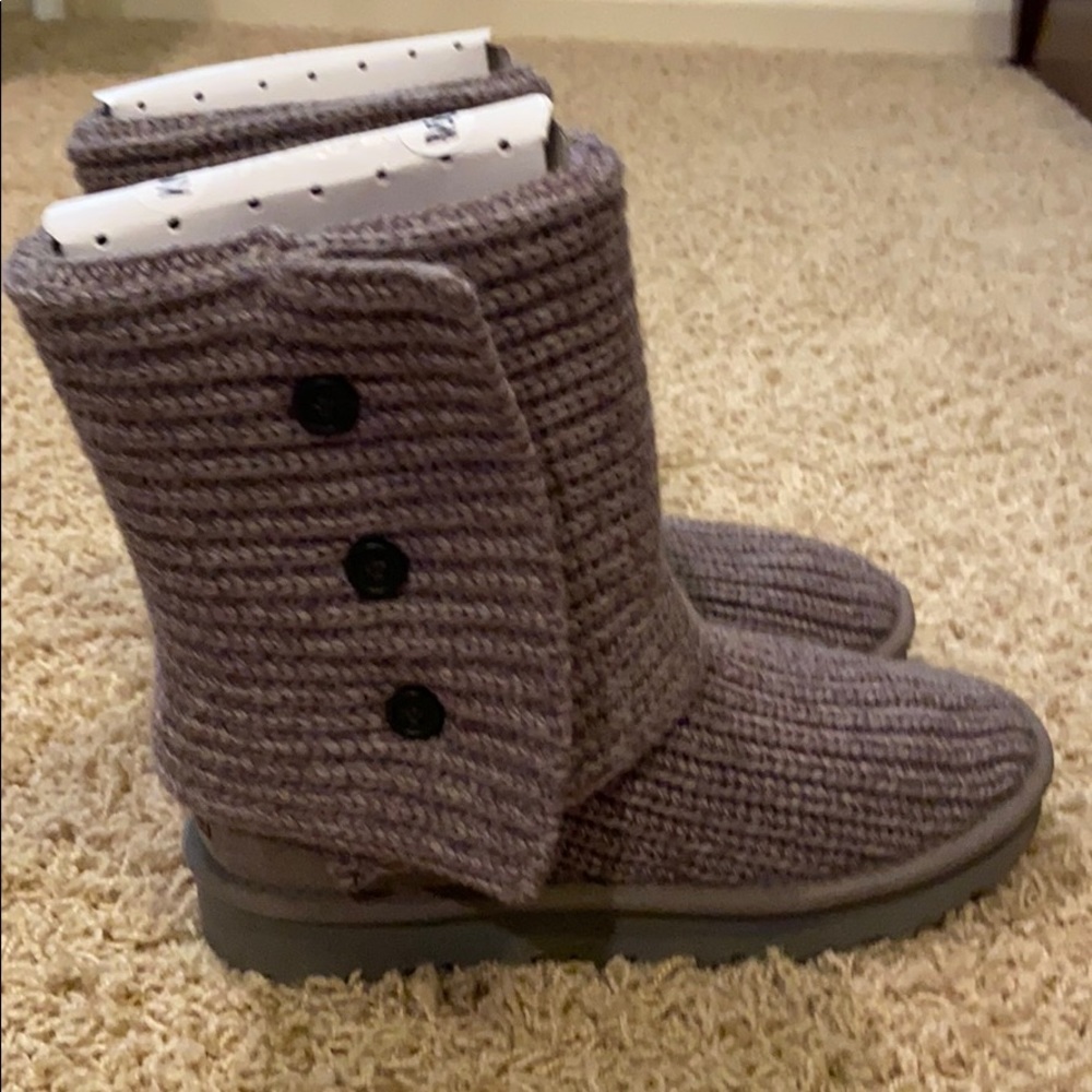 Grey ugg